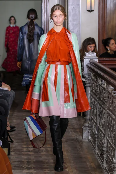 Look 23